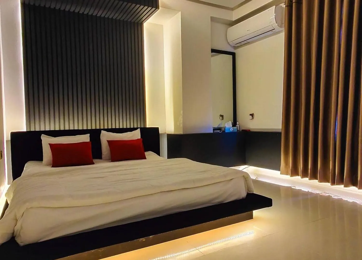 Modern Luxe Studio Apartment In Uttara Near Airport Dhaka